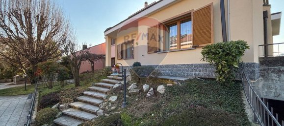 4 rooms House in Arcisate, Italy No. 211782 2