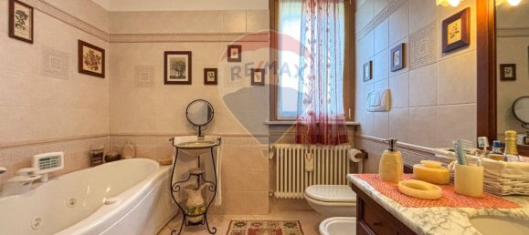 4 rooms House in Arcisate, Italy No. 211782 19