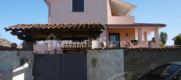 Apartamento de 3 dormitorios en Rome, Italy No. 27189 2