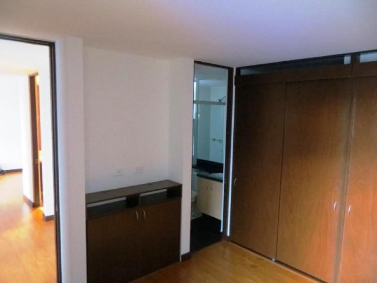 Casa de 3 dormitorios en Bogotá, Colombia No. 10243