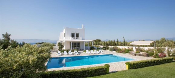 500m² Villa in Loutraki, Greece No. 7561 2