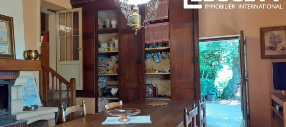 3 bedrooms House in Espiens, France No. 103055 5