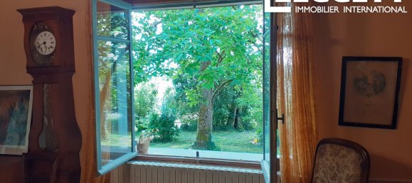 3 bedrooms House in Espiens, France No. 103055 6