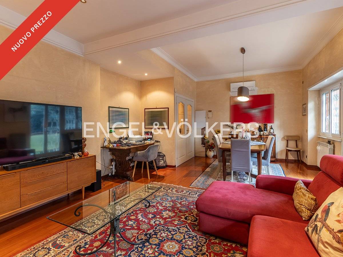2 bedrooms Apartment in Rome, Italy No. 132144