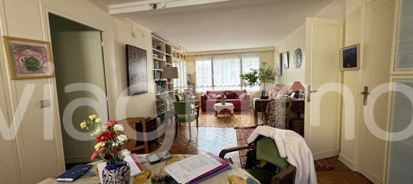 2 bedrooms Apartment in Paris, France No. 185544 3