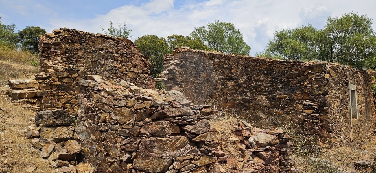 1 غرف نوم قطعة أرض في Sao Bras de Alportel, Portugal رقم 42640