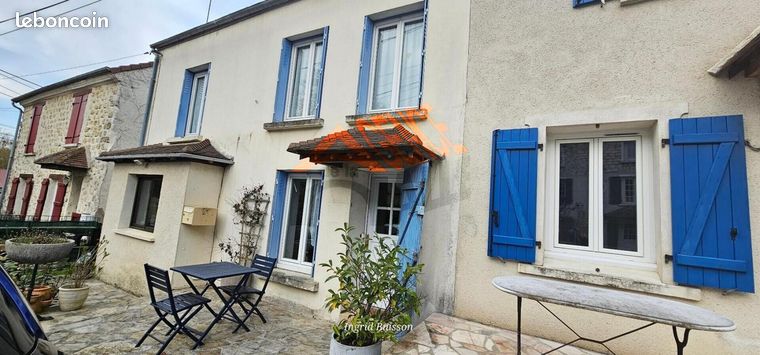 Casa de 3 dormitorios en Luzarches, France No. 300639