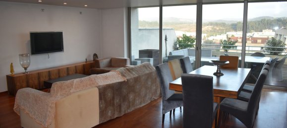 3 bedrooms House in Sao Joao da Madeira, Portugal No. 43747 5