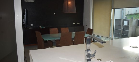 3 bedrooms House in Sao Joao da Madeira, Portugal No. 43747 9