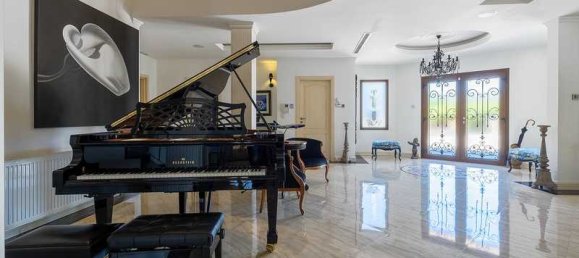 4 bedrooms Villa in Souni–Zanatzia, Cyprus No. 10565 4