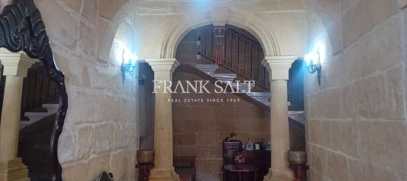 3 bedrooms House in Victoria, Malta No. 11512 11