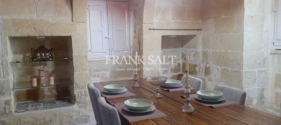 3 bedrooms House in Victoria, Malta No. 11512 13