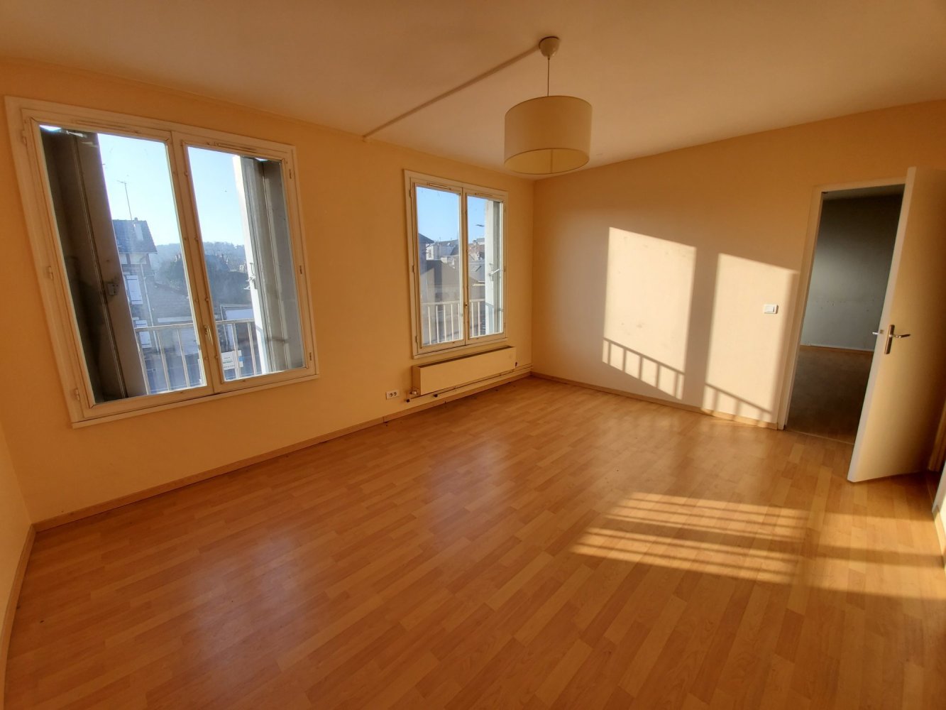 Escritório em Meulan-en-Yvelines, France 46 m² N.º 138644