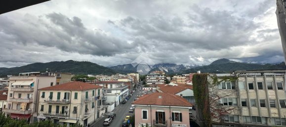 4 rooms Apartment in Carrara, Italy No. 161590 13