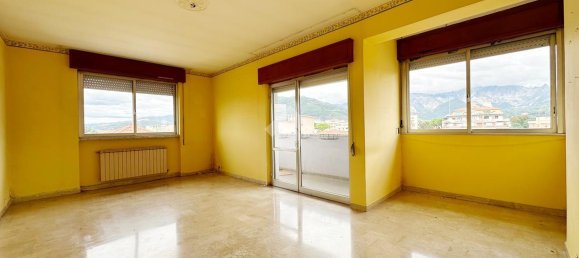4 rooms Apartment in Carrara, Italy No. 161590 15