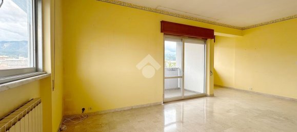 4 rooms Apartment in Carrara, Italy No. 161590 6
