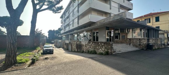 4 rooms Apartment in Carrara, Italy No. 161590 20