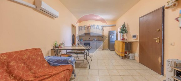 Apartamento de 2 dormitorios en Pomezia, Italy No. 110852 11