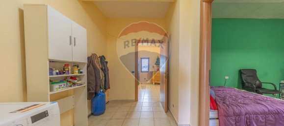 Apartamento de 2 dormitorios en Pomezia, Italy No. 110852 17