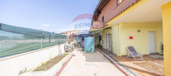 Apartamento de 2 dormitorios en Pomezia, Italy No. 110852 39