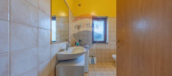 Apartamento de 2 dormitorios en Pomezia, Italy No. 110852 24