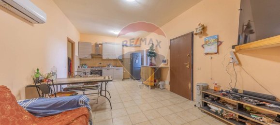 Apartamento de 2 dormitorios en Pomezia, Italy No. 110852 12