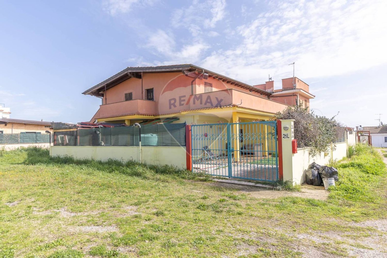 Apartamento de 2 dormitorios en Pomezia, Italy No. 110852