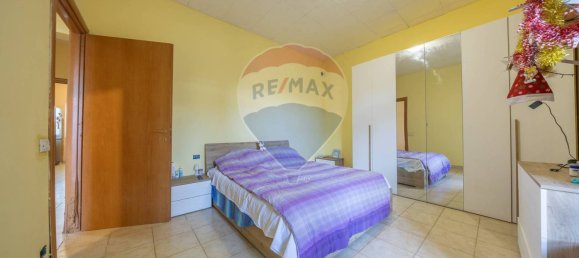 Apartamento de 2 dormitorios en Pomezia, Italy No. 110852 32