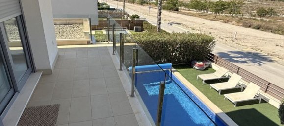 3 غرف نوم فيلا في Alicante, Spain رقم 177096 21