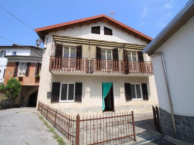 8 rooms Apartment in San Michele Mondovì, Italy No. 125152