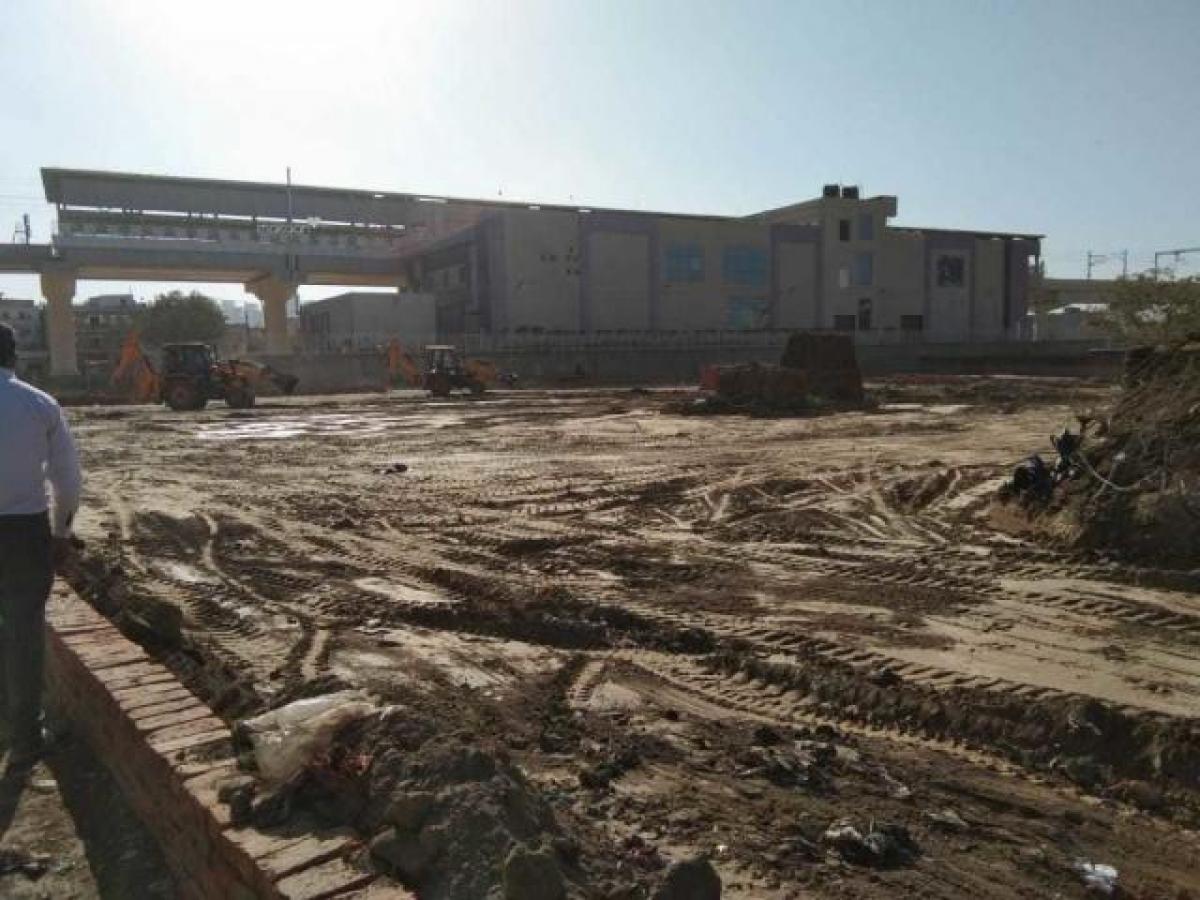  قطعة أرض في Noida, India رقم 30823