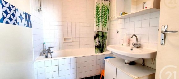 Estudio en Troyes, France No. 99335 5