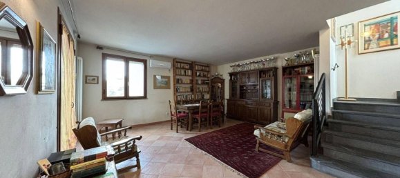 3 bedrooms Villa in Pisa, Italy No. 110433 2