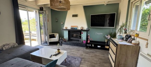 2 bedrooms House in Sene, France No. 284594 3