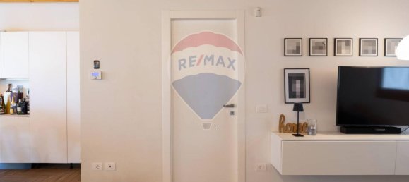 Apartamento de 3 habitaciónes en Correzzana, Italy No. 38686 14