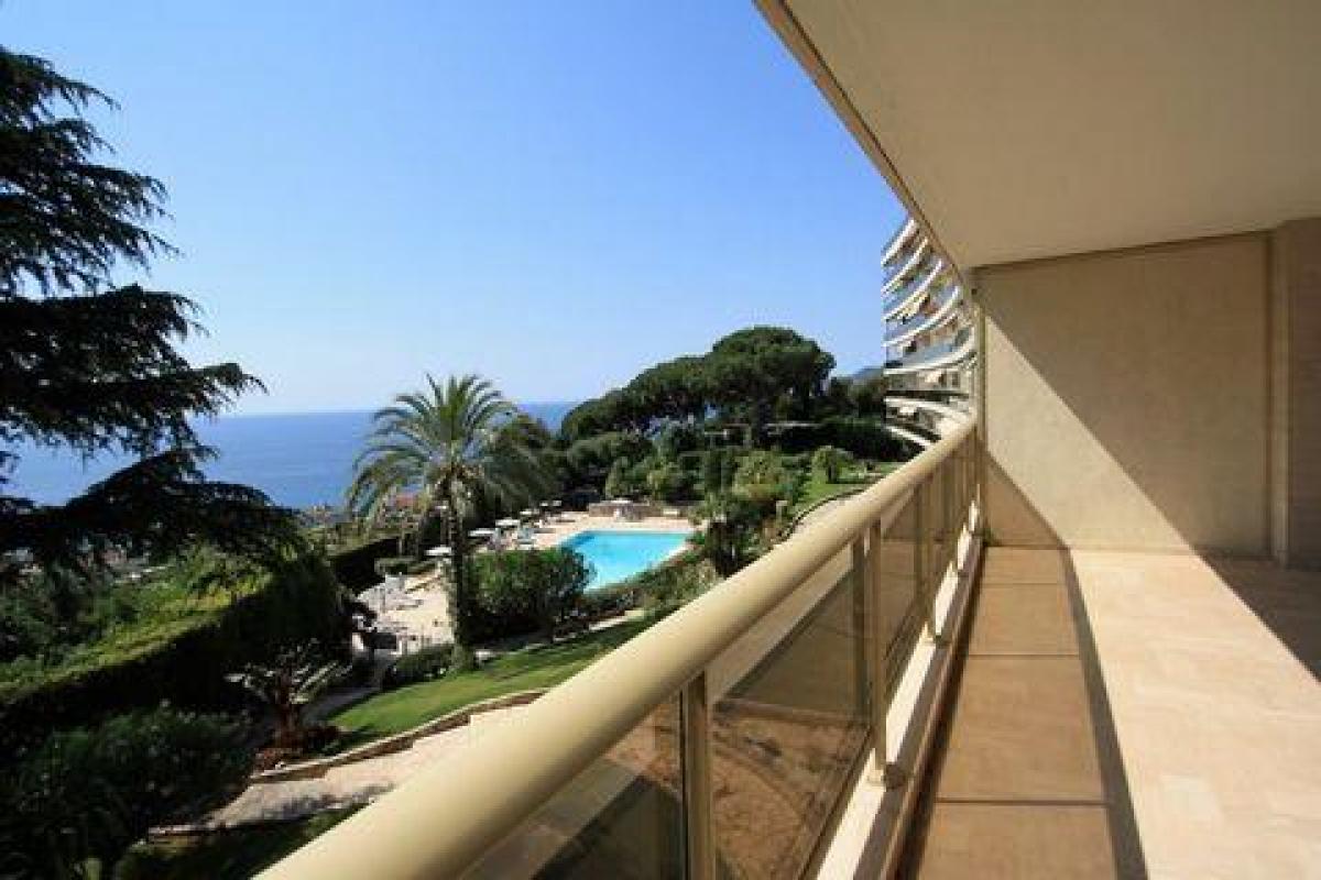 Condominio de 2 dormitorios en Cannes, France No. 12002