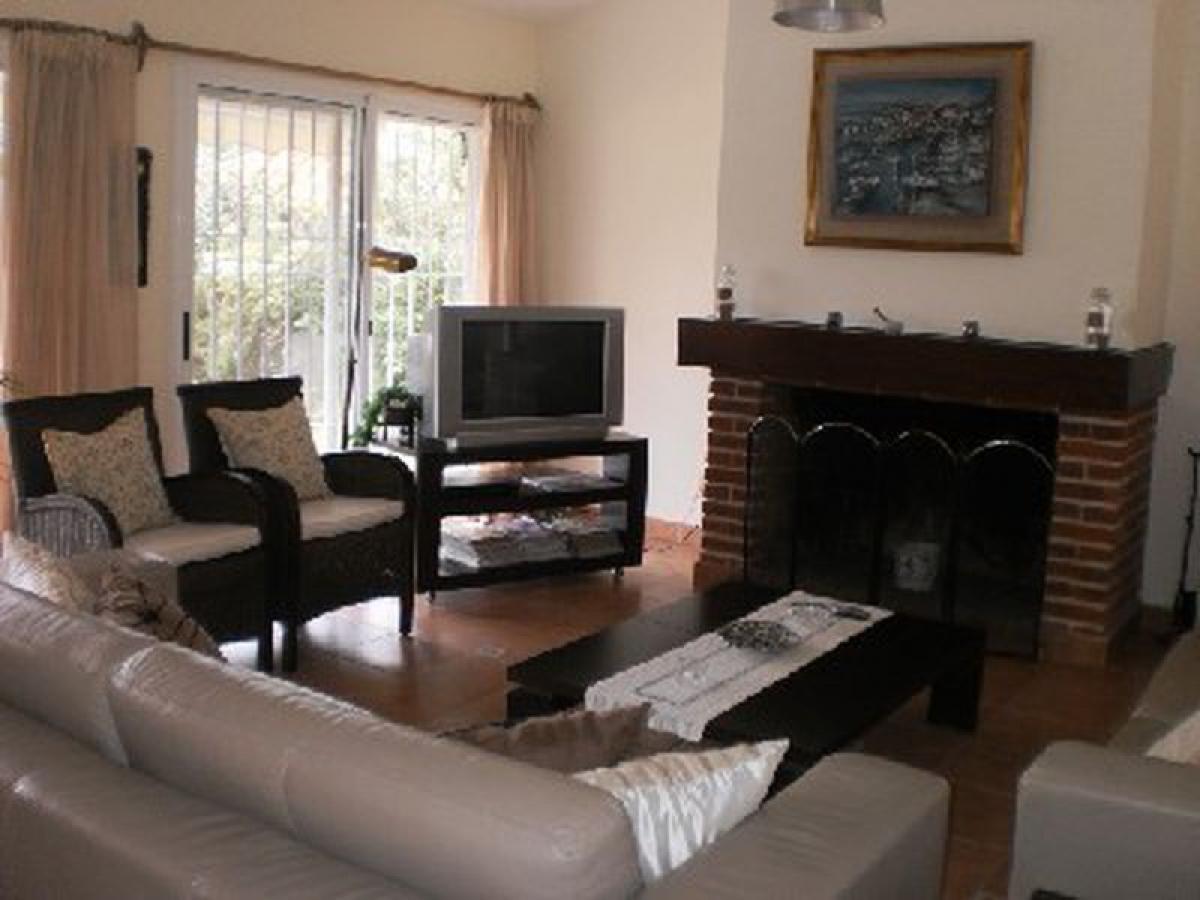 Casa de 4 dormitorios en Maldonado, Uruguay No. 2189