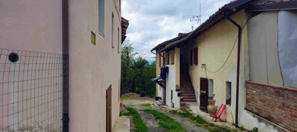 6 rooms House in Castellarano, Italy No. 103263 2