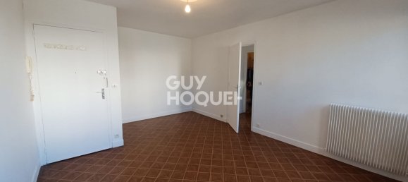 Estudio en Rambouillet, France No. 182111 2