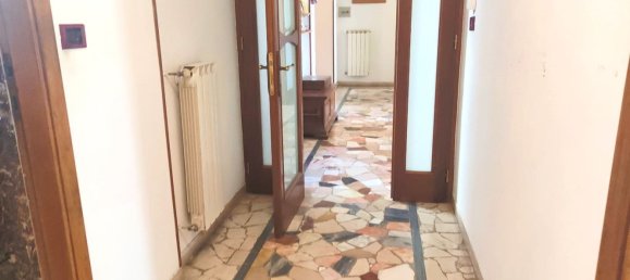 5-salle Appartement à Pistoia, Italy No. 264955 18