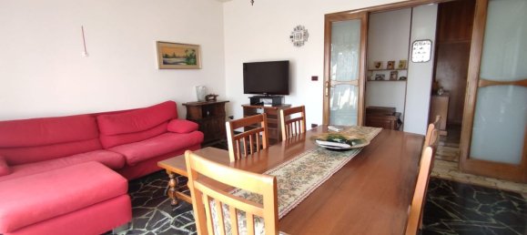5-salle Appartement à Pistoia, Italy No. 264955 8