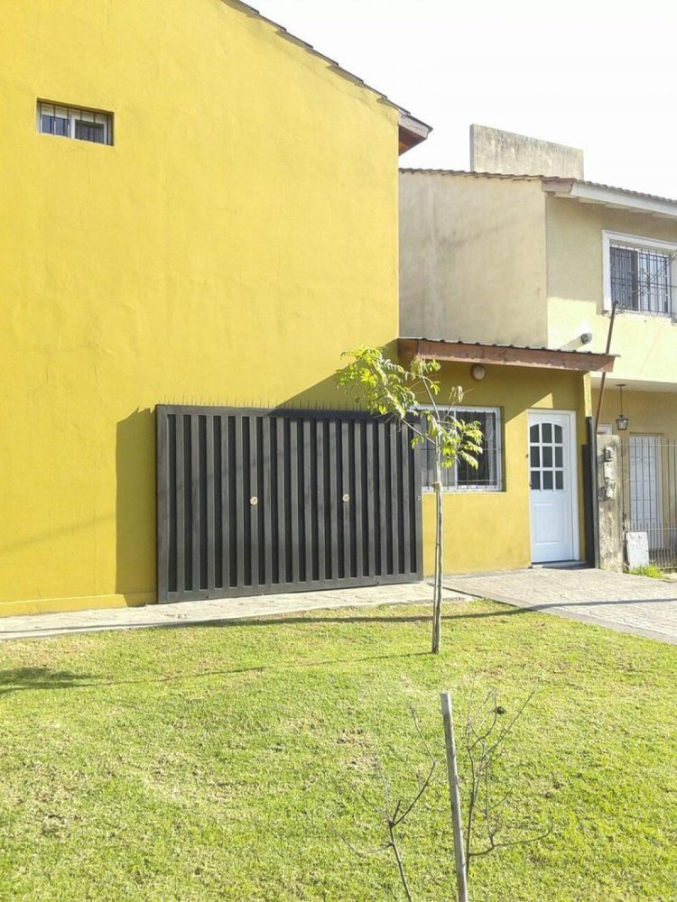 2 bedrooms House in San Miguel, Argentina No. 83998