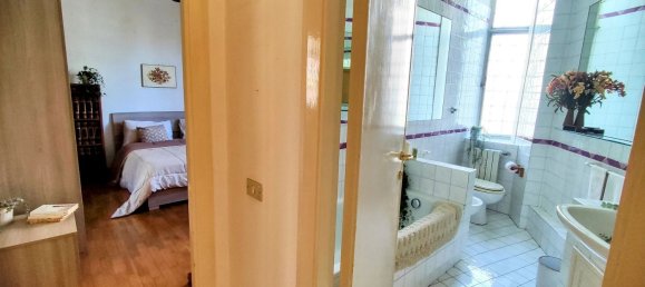 4 rooms Apartment in Rome, Italy No. 186153 6