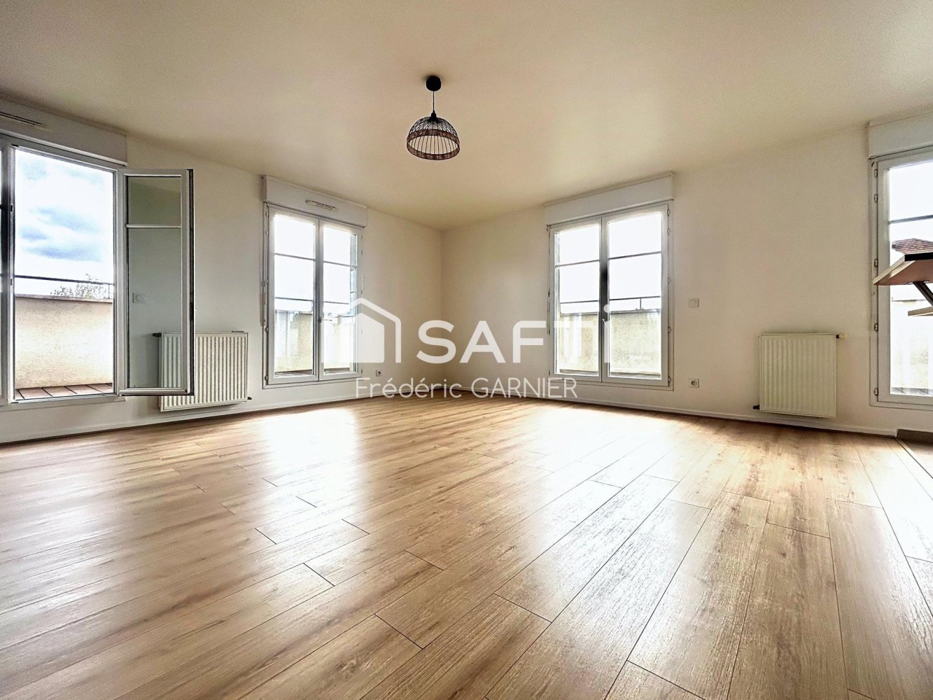 2 bedrooms Apartment in Ozoir-la-Ferriere, France No. 335011