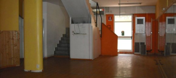 Propiedad comercial en Massa, Italy 300 m² No. 39674 32