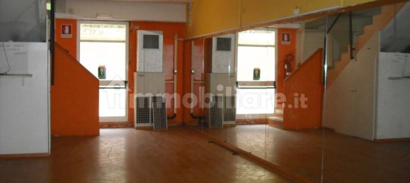 Propiedad comercial en Massa, Italy 300 m² No. 39674 37