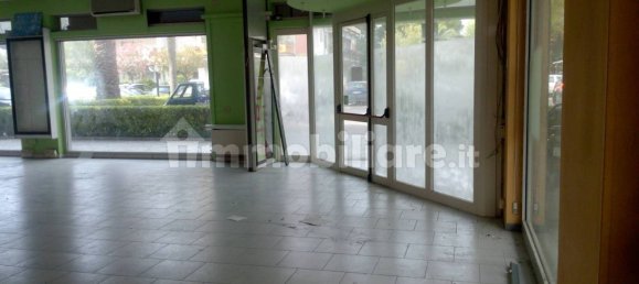Propiedad comercial en Massa, Italy 300 m² No. 39674 9