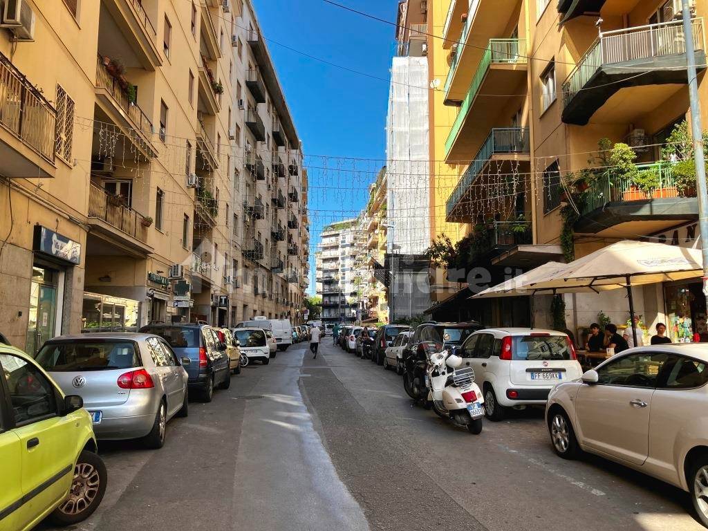 Imóvel comercial de 1 divisão em Palermo, Italy N.º 83919