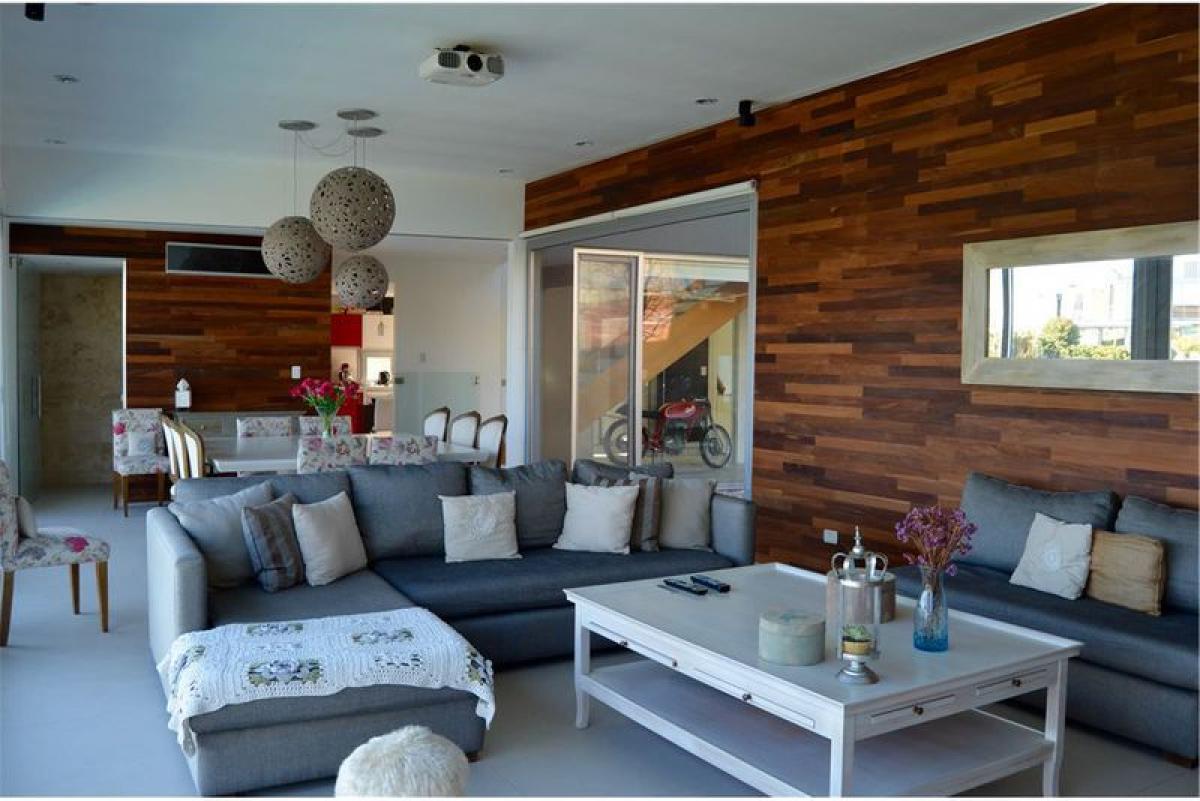 5 bedrooms House in Tigre, Argentina No. 6943