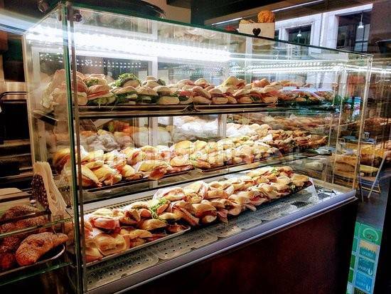 Imóvel comercial de 1 divisão em San Giovanni Lupatoto, Italy N.º 326172